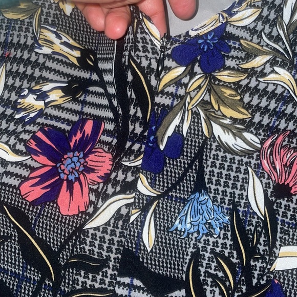 Such a fancy jumpsuit!!! I love it! - Picture 4 of 5